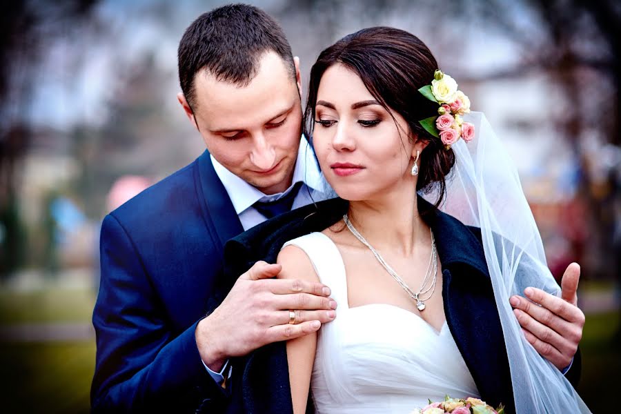 Fotógrafo de casamento Roman Godovanyuk (godra). Foto de 30 de janeiro 2016