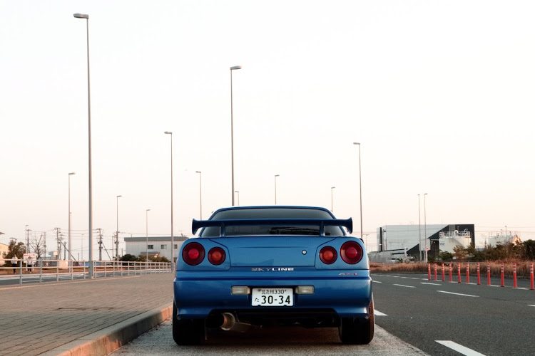 スカイラインのR34・ER34・スカイライン・北九州空港・洗車に関するカスタム事例の投稿画像2枚目
