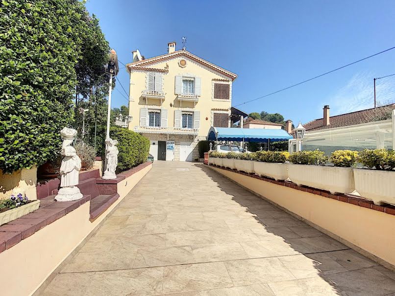 Vente villa 5 pièces 173 m² à Cagnes-sur-Mer (06800), 700 000 €