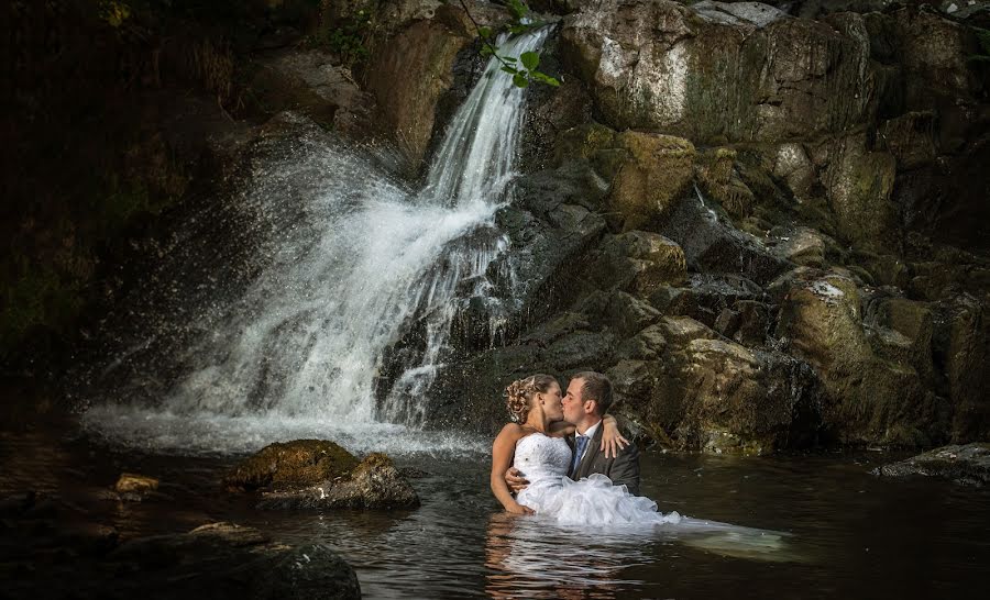 Wedding photographer Didier Bezombes (bezombes). Photo of 25 November 2016