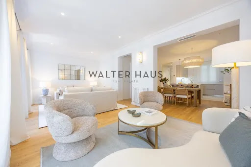 Salon moderne avec salon salle à manger dans ce Appartement de luxe à vendre à Madrid (3 950 000 € - 166 m²)