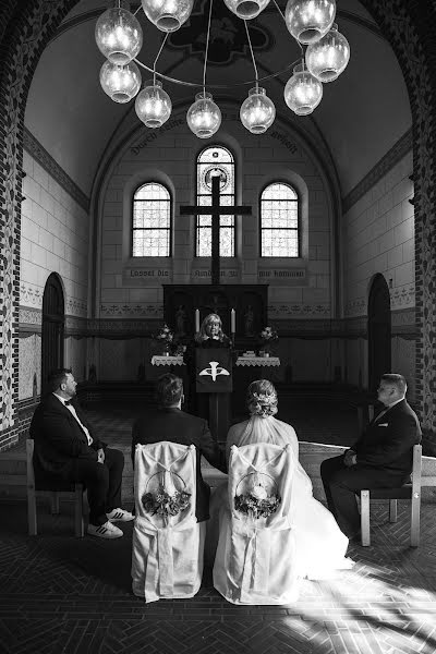 Wedding photographer Julia Bellack (silkandpeonies). Photo of 25 September 2023