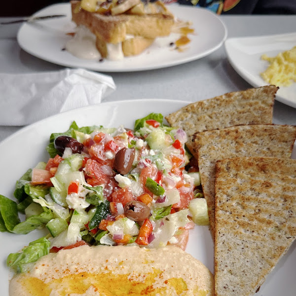 Lemony Hummus Greek Salad + Cauliflower Pita