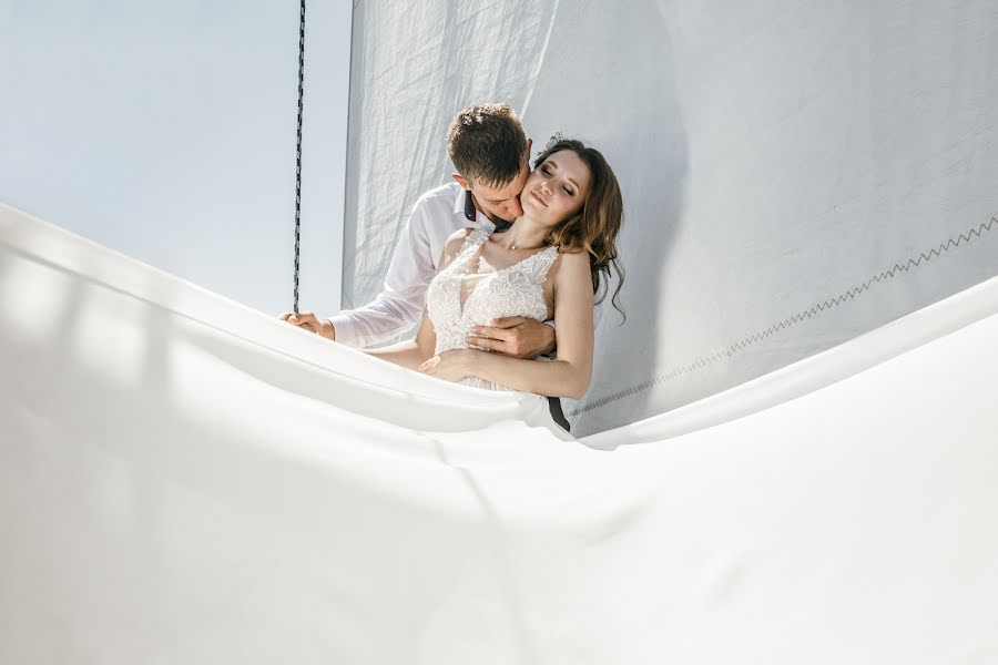 Fotógrafo de casamento Ulyana Yurchenko (ulli). Foto de 16 de junho 2019