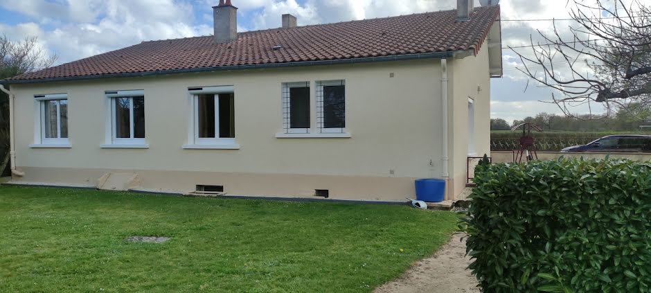 Vente maison 6 pièces 138 m² à Saint-Léomer (86290), 169 500 €