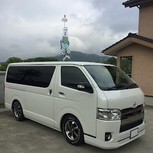 ハイエースバン TRH200V