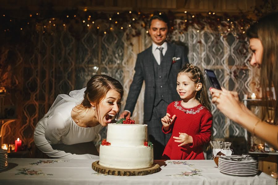 Fotógrafo de casamento Vadim Irina Denisovy (denisov). Foto de 10 de maio 2019