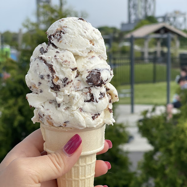 Gluten-Free Ice Cream at Mic's Main Scoop