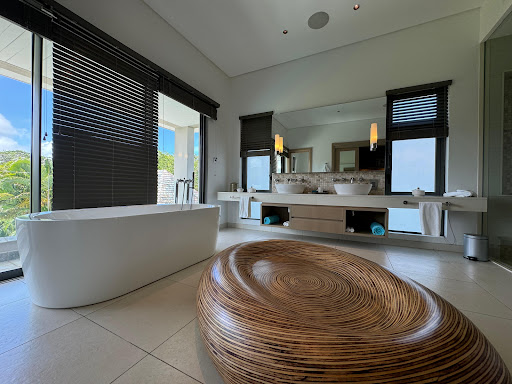 Villa with pool and terrace 5