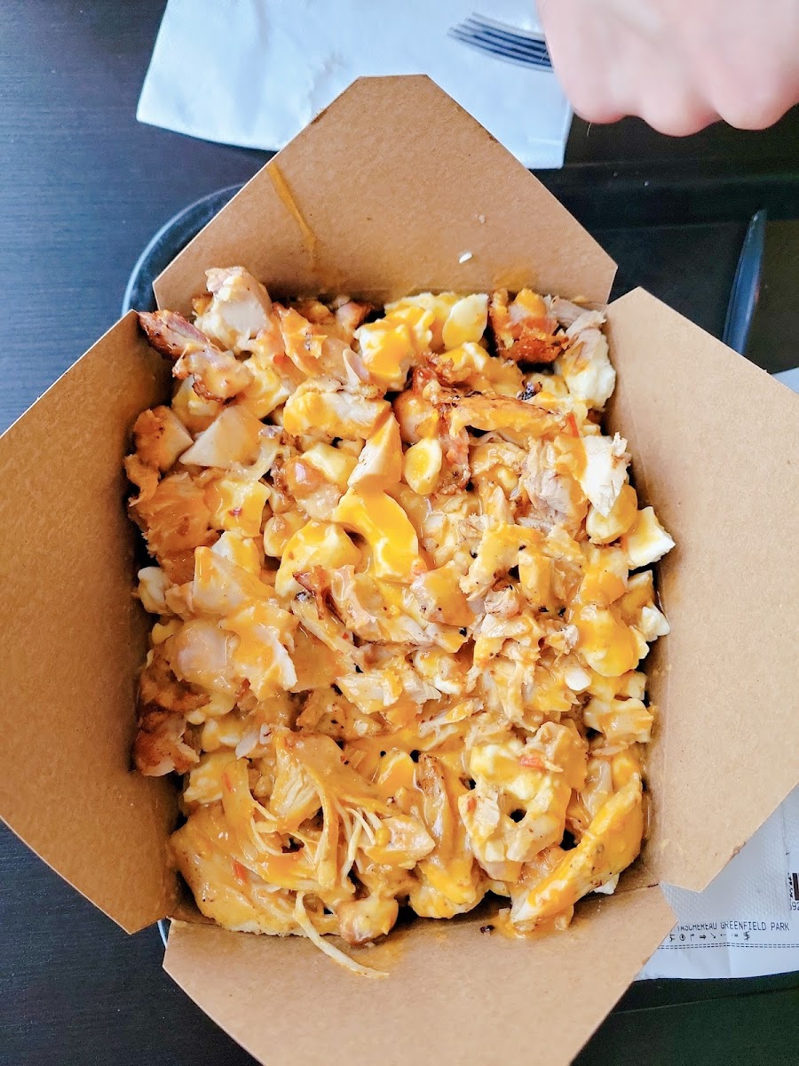 Poutine au poulet piri-piri