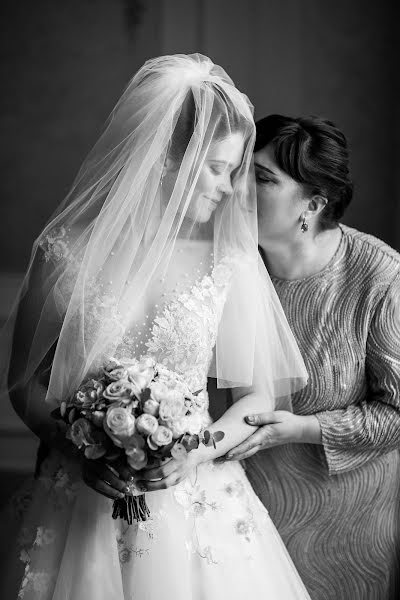 Nhiếp ảnh gia ảnh cưới Aleksey Isaev (alli). Ảnh của 14 tháng 7 2021