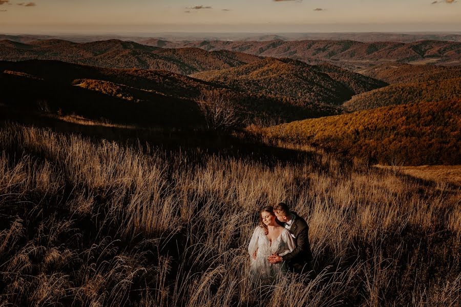 Fotógrafo de casamento Marcin Łabuda (thousandframes). Foto de 20 de dezembro 2023