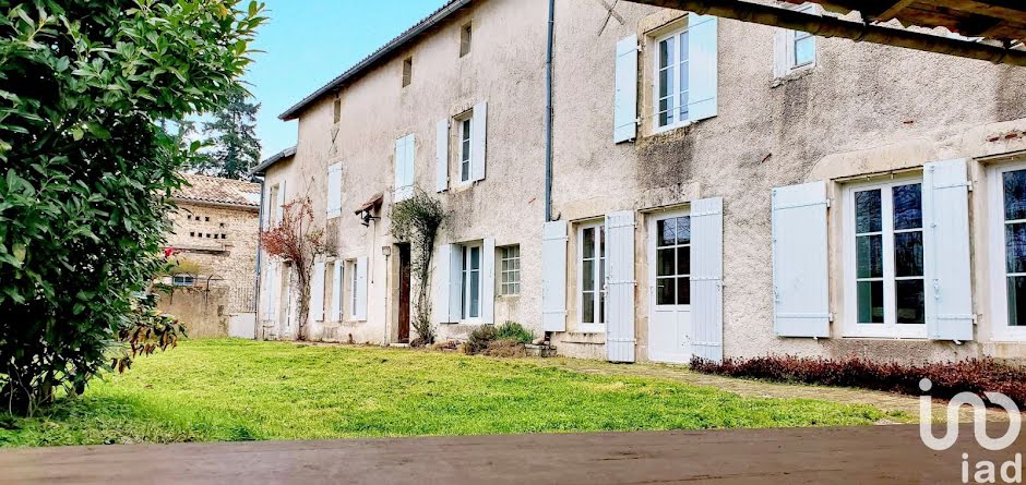 Vente maison 11 pièces 325 m² à Melle (79500), 167 000 €