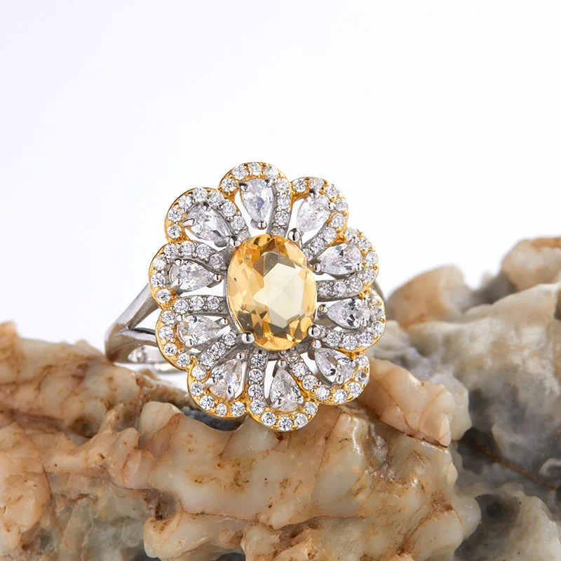 S925 Sterling Silber Ring mit natürlichem Citrin-Blüten-Design. Einzigartiger Damenring für tägliche Eleganz und besondere Momente.