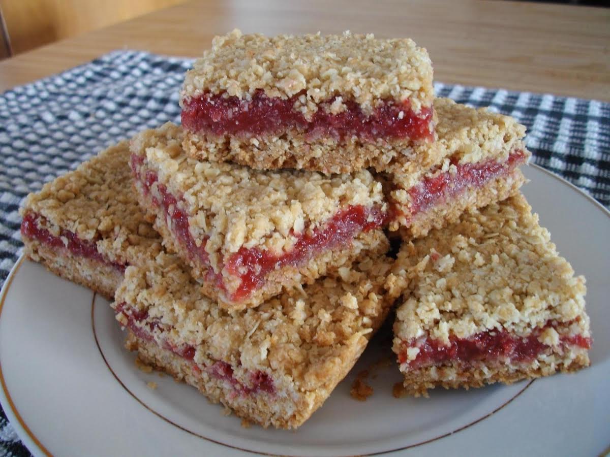 Delicious Raspberry Oatmeal Cookie Bars | Just A Pinch Recipes