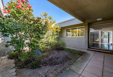 House with garden and terrace 2