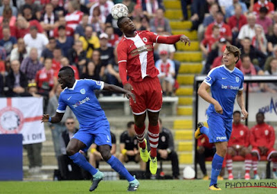 Gewezen Club Brugge-aanvaller Oulare is zes weken out, nu aast Antwerp op een huidige spits van blauw-zwart