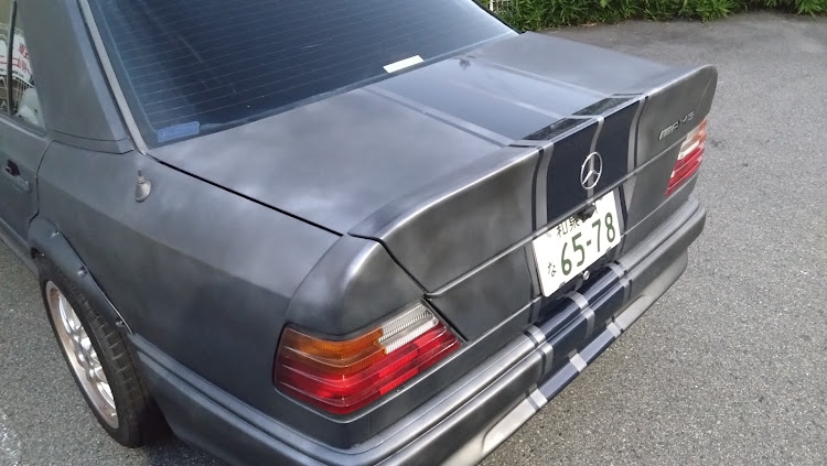 ミディアムクラス セダンのラバーペイント・ラバースプレー・W124・ラリー仕様・あえてお下品カスタムに関するカスタム事例の投稿画像4枚目