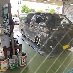 ハイエースバン TRH200V