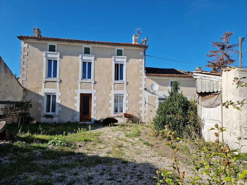 Vente maison 6 pièces 170 m² à Châteauneuf-sur-Charente (16120), 168 000 €