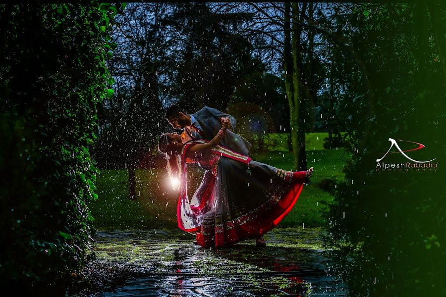 Fotógrafo de casamento Alpesh Rabadia (alpeshrabadia). Foto de 7 de março 2017