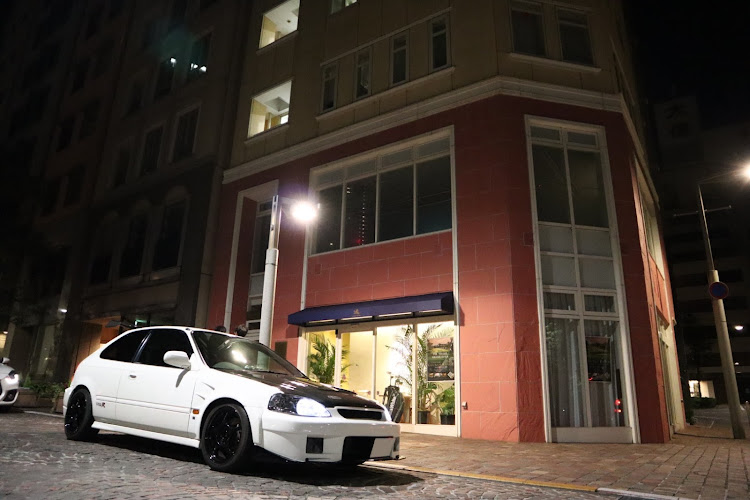 スイフトスポーツのスイフトスポーツ・zc33s・EK9・シビックタイプR・イタリア街に関するカスタム事例の投稿画像5枚目