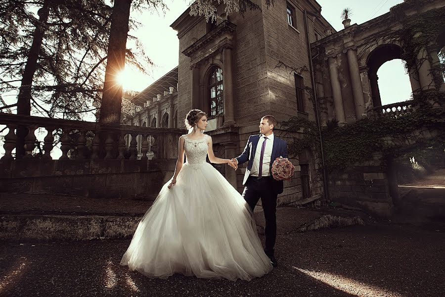 Fotógrafo de casamento Denis Vyalov (vyalovdenis). Foto de 27 de setembro 2016