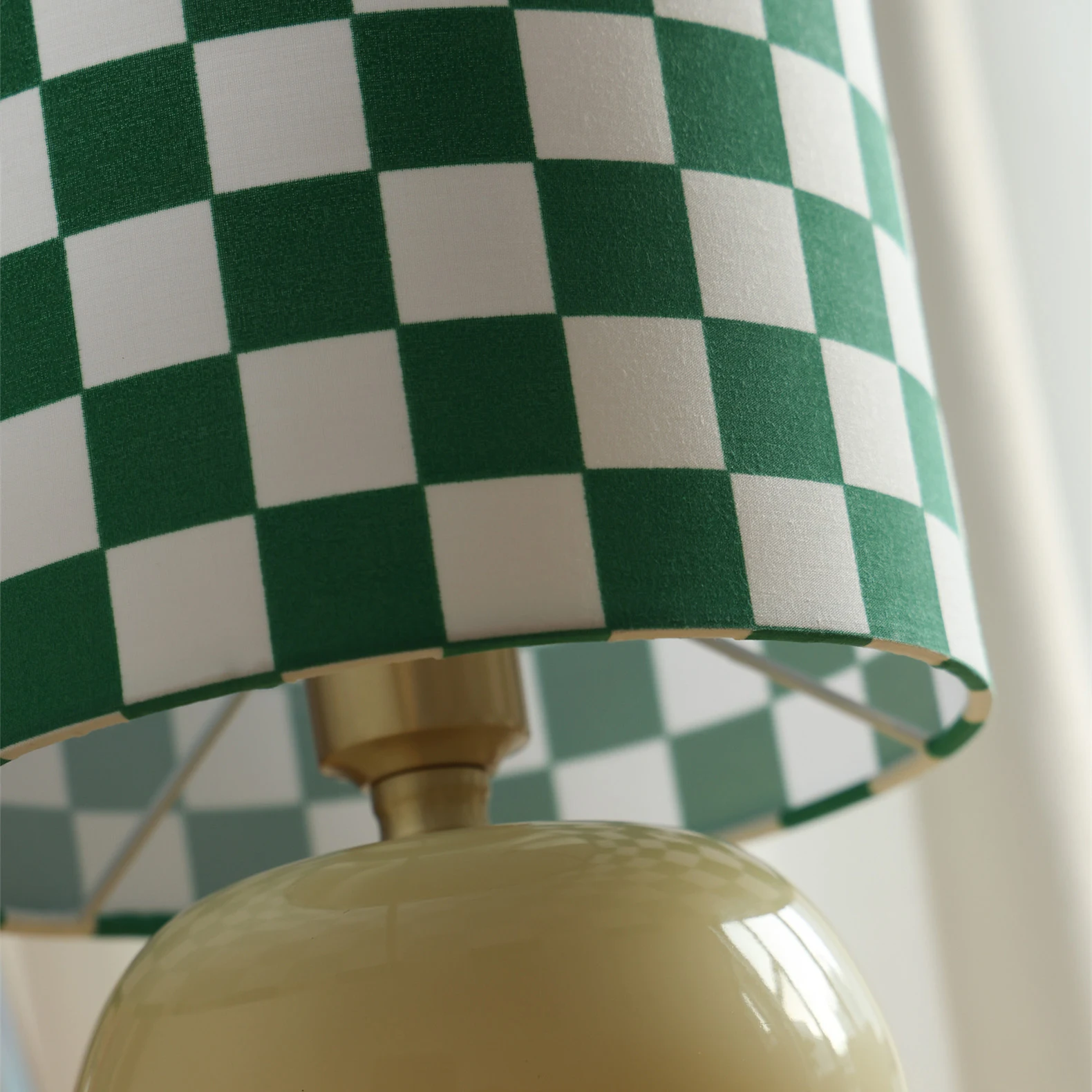 Title 7, Moderna minimalistička dekorativna noćna lampa....