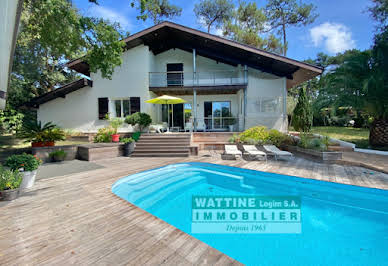 Villa avec piscine en bord de mer 3