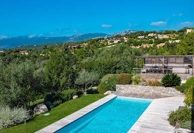 Villa with garden and terrace 4