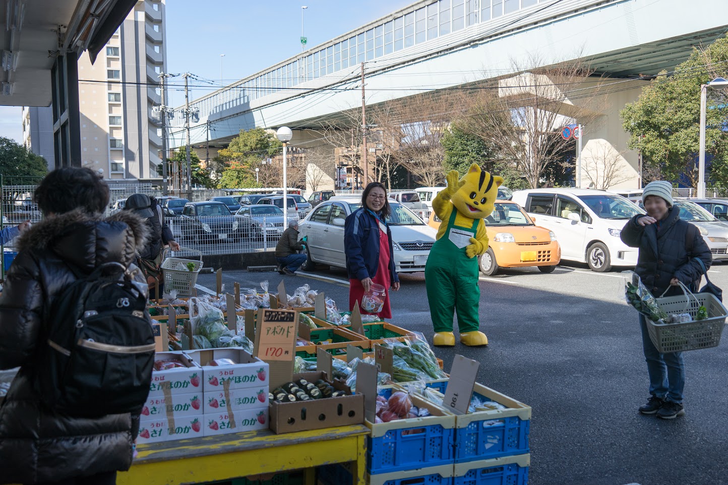 店外へ出て