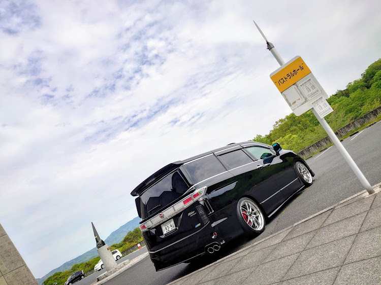 エルグランドの山口県・早朝洗車・パストラルホール・つけ麺・トップラインサービスに関するカスタム事例の投稿画像4枚目