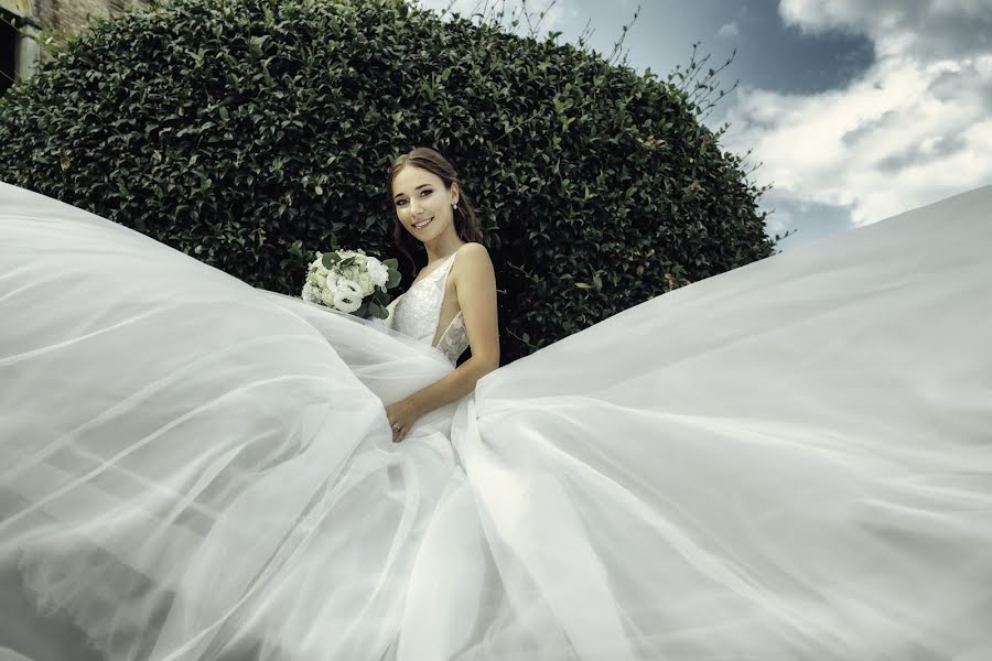 Fotografo di matrimoni Anatoliy Burdenyuk (anatolieburdeni). Foto del 11 novembre 2021