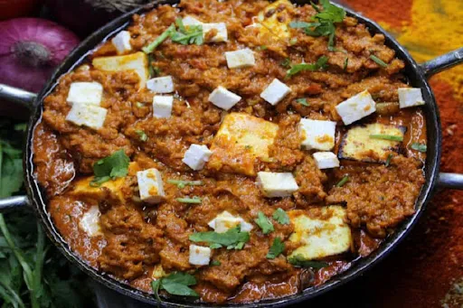 Paneer & Chaap Tawa Masala