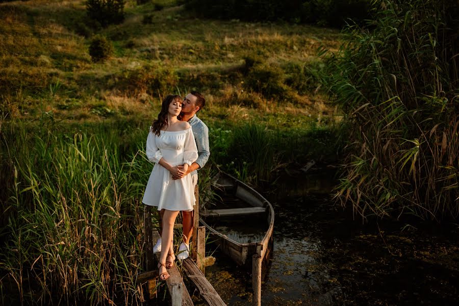 Fotógrafo de casamento Diana Voznyuk (dianavoznyuk). Foto de 10 de agosto 2021