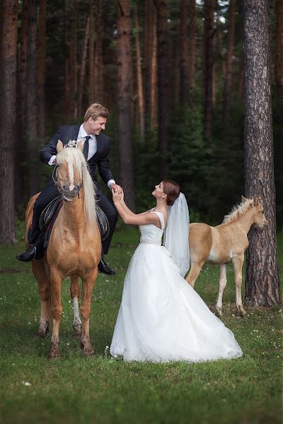 Fotógrafo de casamento Ekaterina Terzi (terzi). Foto de 8 de setembro 2014