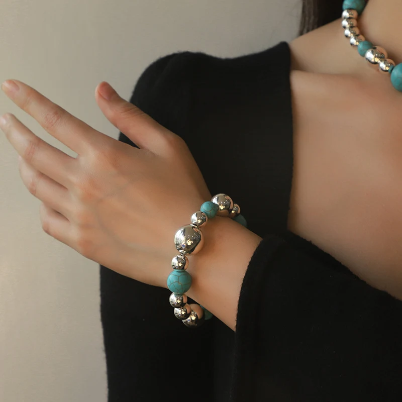 Title 1, Elegante turquoise kralenketting voor dames. Eu...