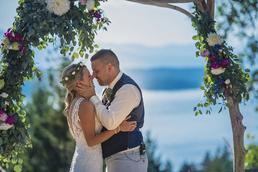 Fotografo di matrimoni Sarah Jane (sarahjane). Foto del 8 maggio 2019