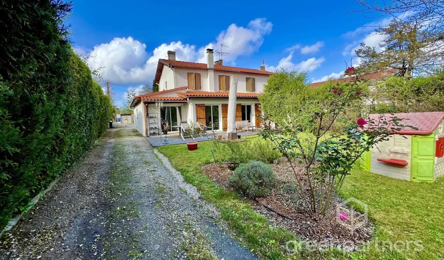 House with terrace Merignac