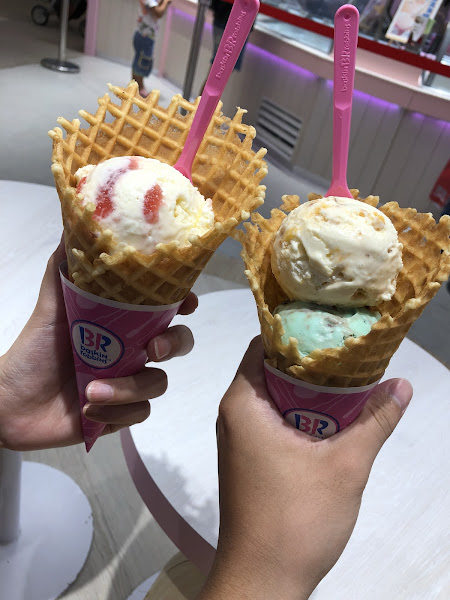 今天吃的是
✨焦糖核果、薄荷巧克力、草莓起司蛋糕

今天吃的三種口味都非常好吃！

焦糖核果很適合喜歡無甜不歡的人，濃郁的焦糖味還帶著淡淡的牛奶糖風味，再配上酥脆的核果每一口都是享受。

薄荷巧克力很