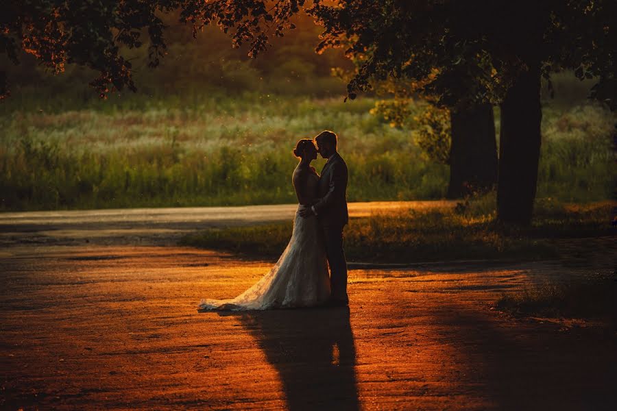 Fotógrafo de bodas Michal Jasiocha (pokadrowani). Foto del 5 de enero 2017