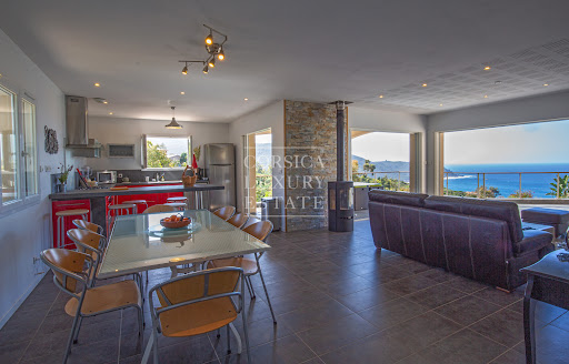 Seaside house with pool and garden 5