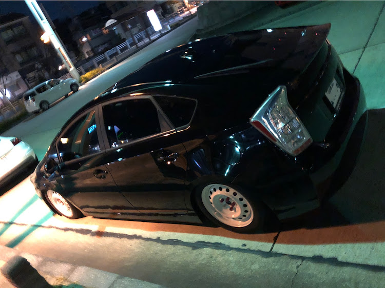 プリウスの純ベタ？に関するカスタム事例の投稿画像1枚目