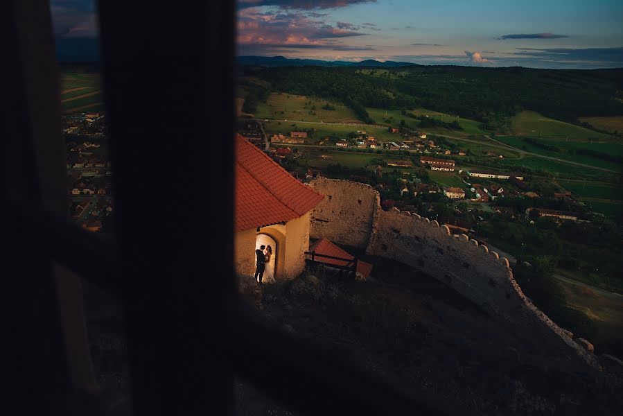 Jurufoto perkahwinan Adina Vulpe (jadoris). Foto pada 8 Ogos 2016