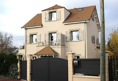 Maison avec jardin et terrasse 5