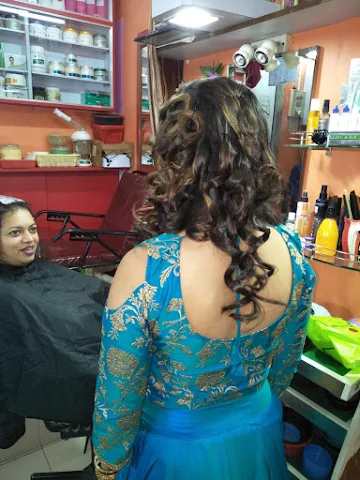 Kusum Beauty Parlour photo 