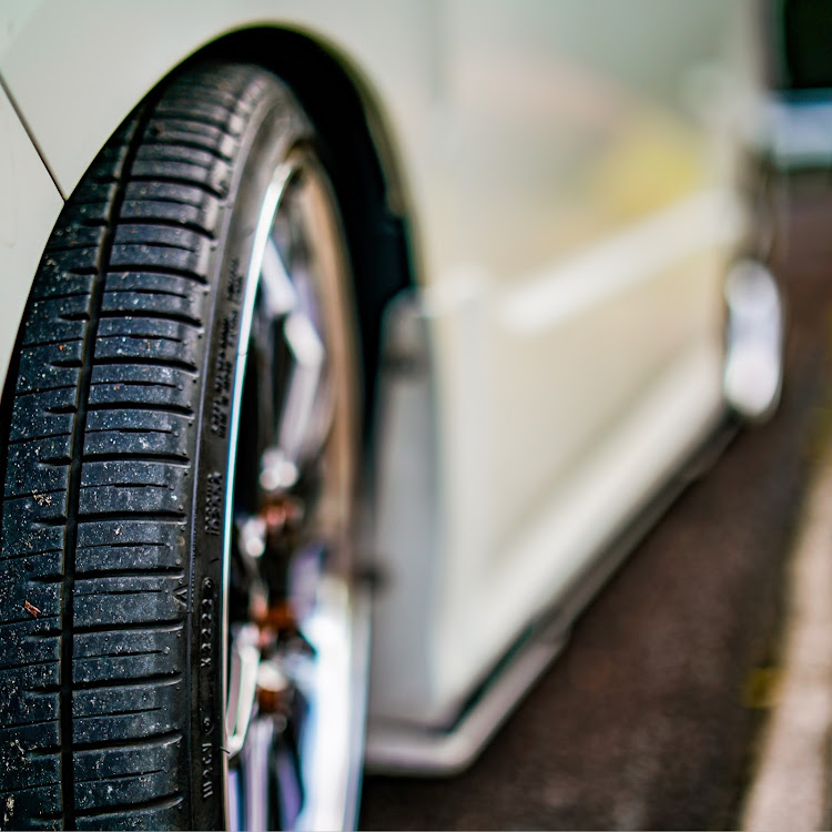 ヴォクシーのトレッドパターン選手権・お題提出・#kuhlracing・VERZ-WHEELS・AZENIS  FK510に関するカスタム事例の投稿画像4枚目