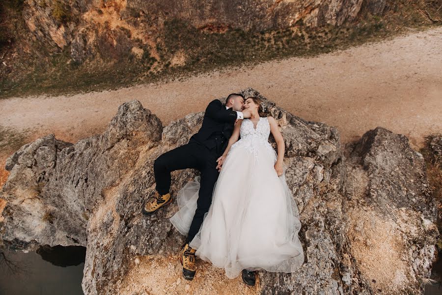 Fotografo di matrimoni Veres Izolda (izolda). Foto del 17 maggio 2022