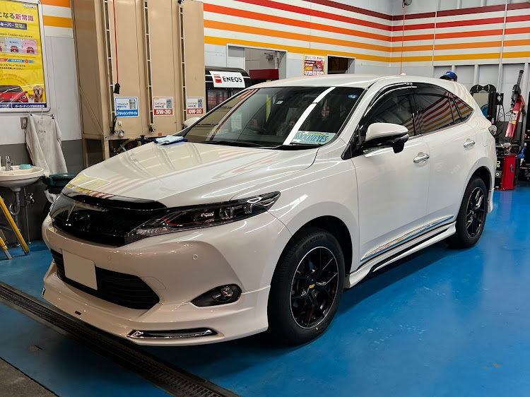 ハリアーの手洗い洗車・タイヤ交換・DUNLOP VEURO VE304・ホイールコーティング・奥多摩オフに向けてに関するカスタム事例の投稿画像3枚目
