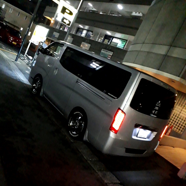 NV350キャラバンのLEDフォグに関するカスタム事例の投稿画像2枚目